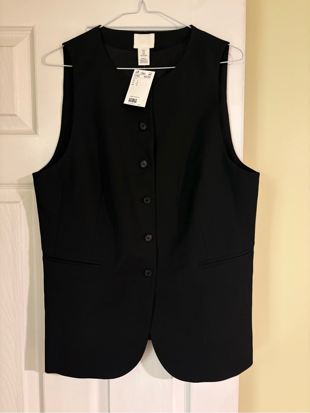 H&M Black Sleeveless Button Vest
